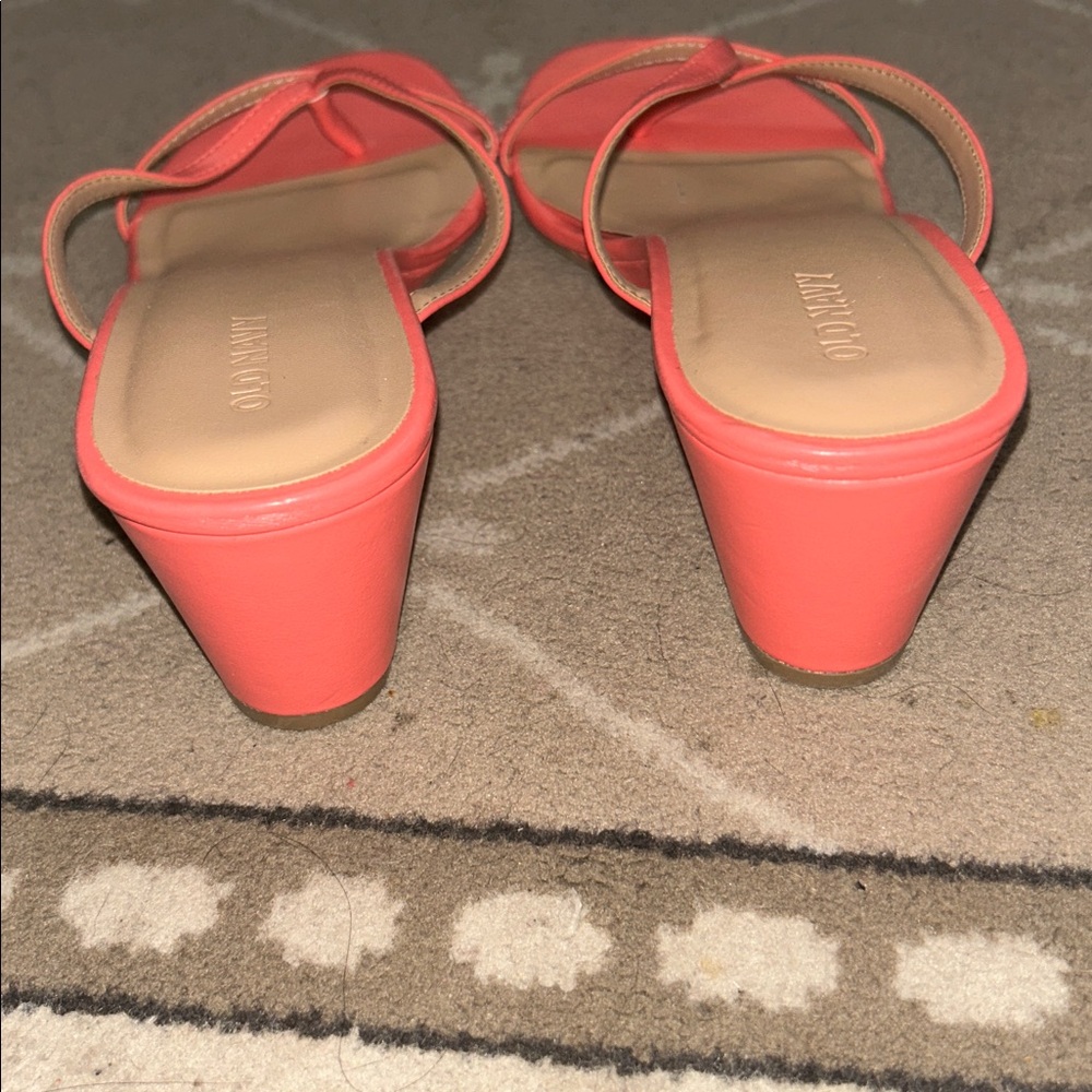 Old Navy Women's Coral Sandals - Picture 4 of 6